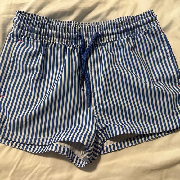 Vineyard Vines Other - Vineyard Vines Performance Blue And White Stripe Shorts Girls XS
